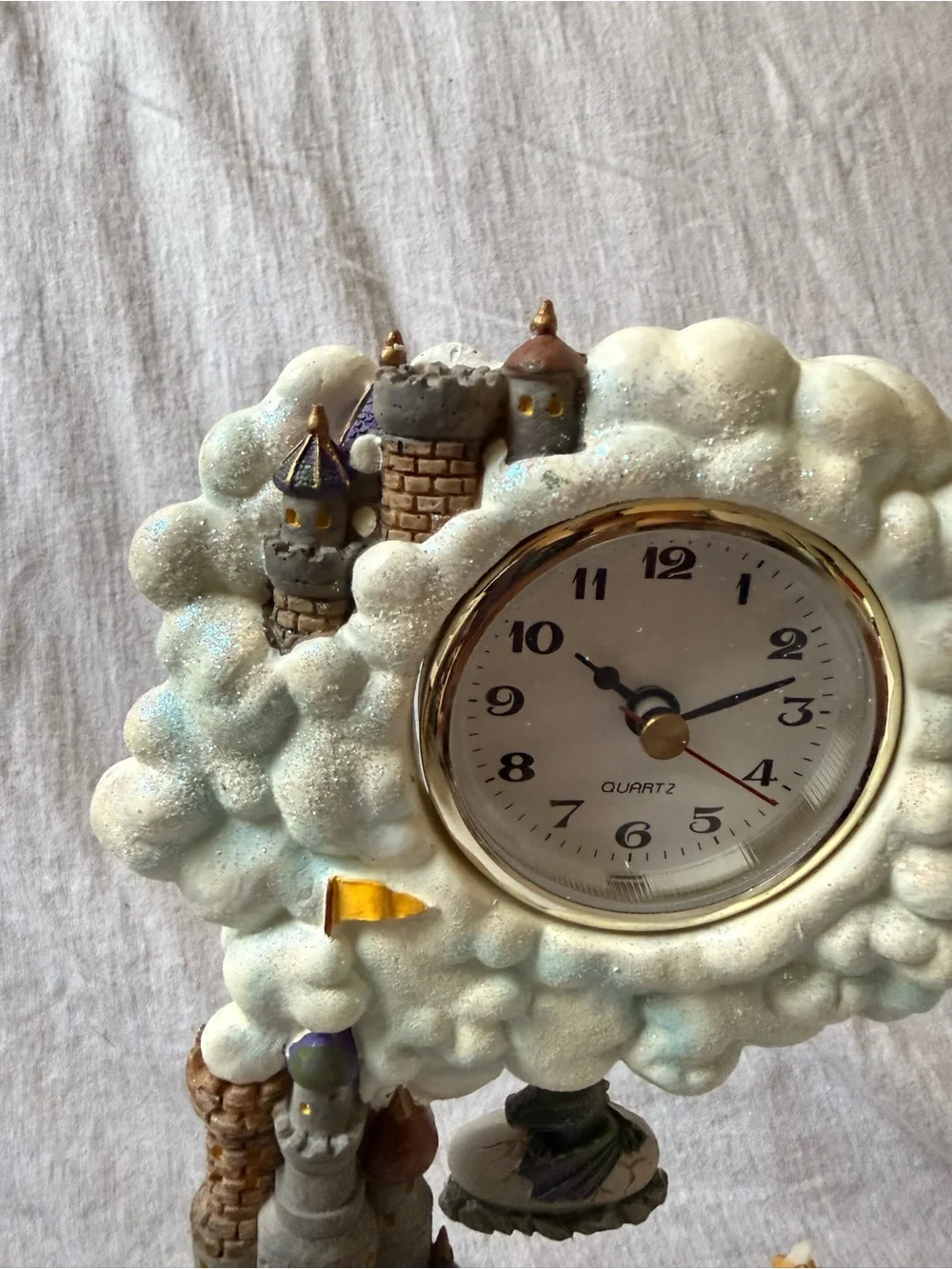 Cadona Fantasy Dragon and Unicorn Cloud Clock - White